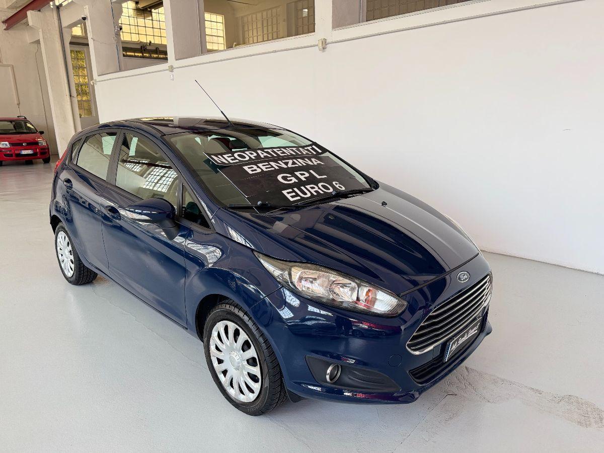 FORD - Fiesta - 1.4 5p. Bz.-GPL Black & White Ed.