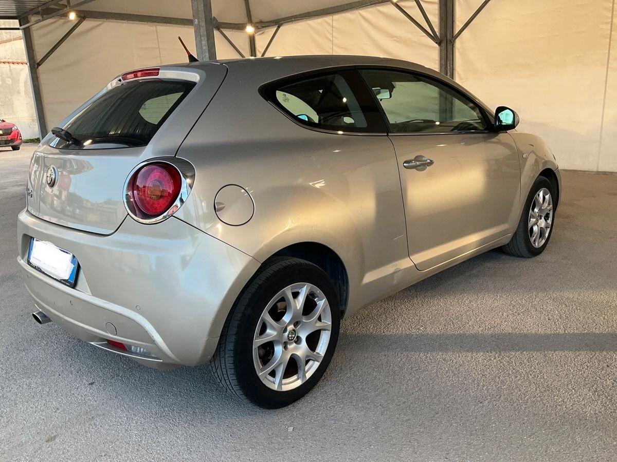 Alfa Romeo MiTo 1.6 JTDm 16V Distinctive Premium Pack