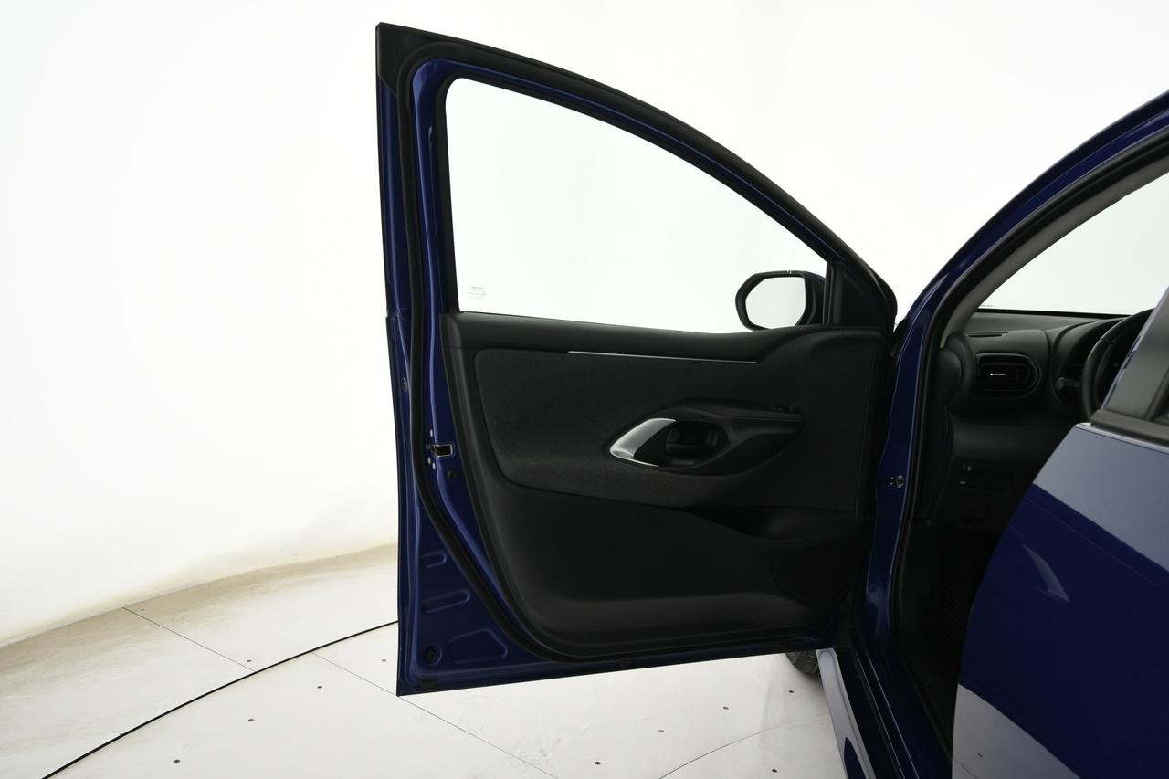 TOYOTA Yaris 1.5h Business CAMERA+ACC+APP CONNECT+NEOPATENTATI