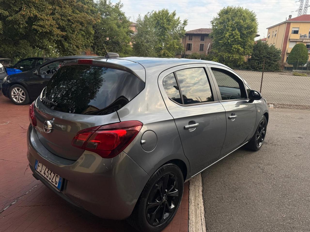 Opel Corsa 2017 1.4 90CV GPL 5 porte NEOPATENTATO