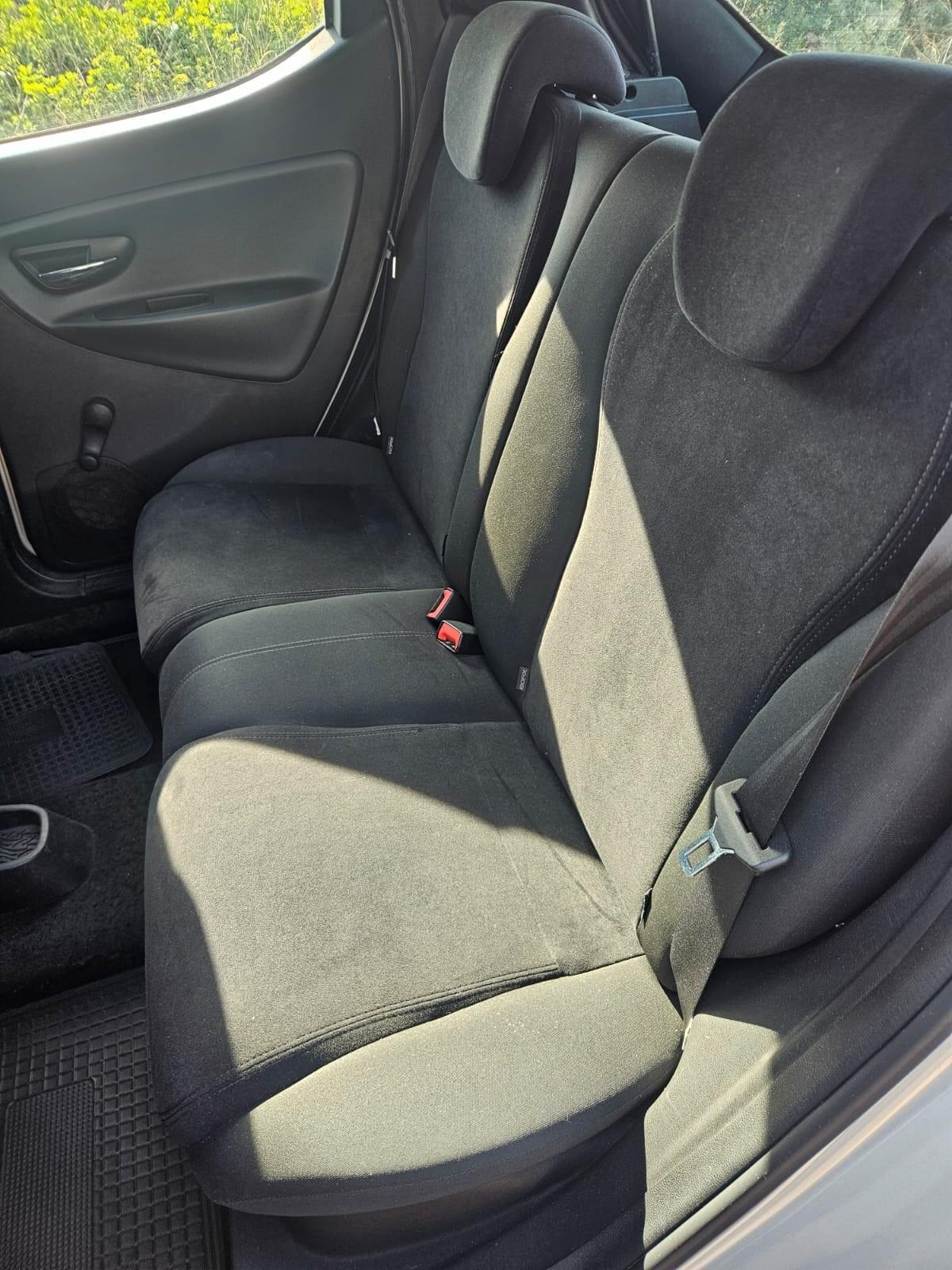 Lancia Ypsilon 1.2 69 CV 5 porte S&S Silver