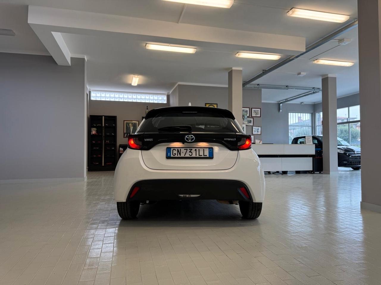 Toyota Yaris 1.5 Hybrid 5 porte Business