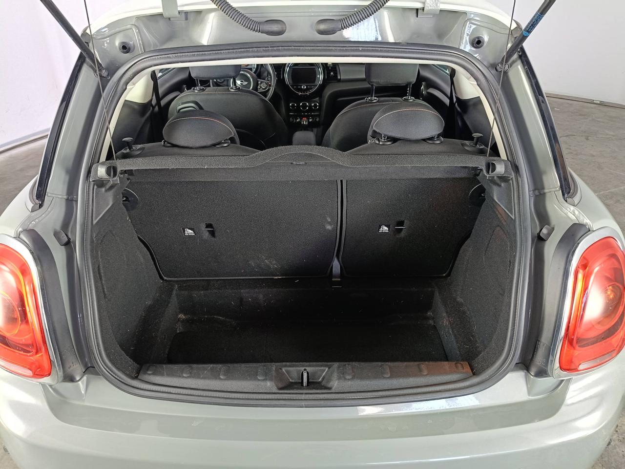 MINI Mini IV F55-F56 2014 - Mini 1.5 Cooper D 3p