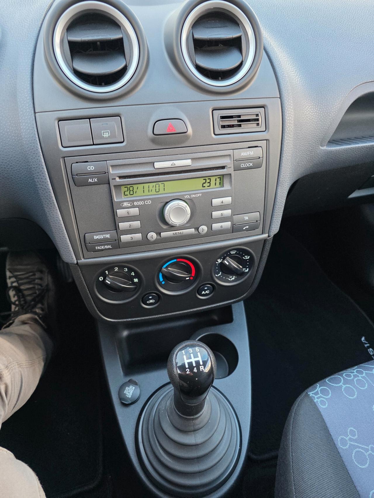 Ford Fiesta 1.4 TDCi 68CV 3 porte Titanium