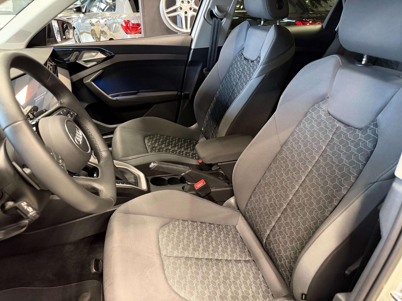 Audi A1 A1 Sportback 30 1.0 tfsi Identity Black 116cv s-tronic