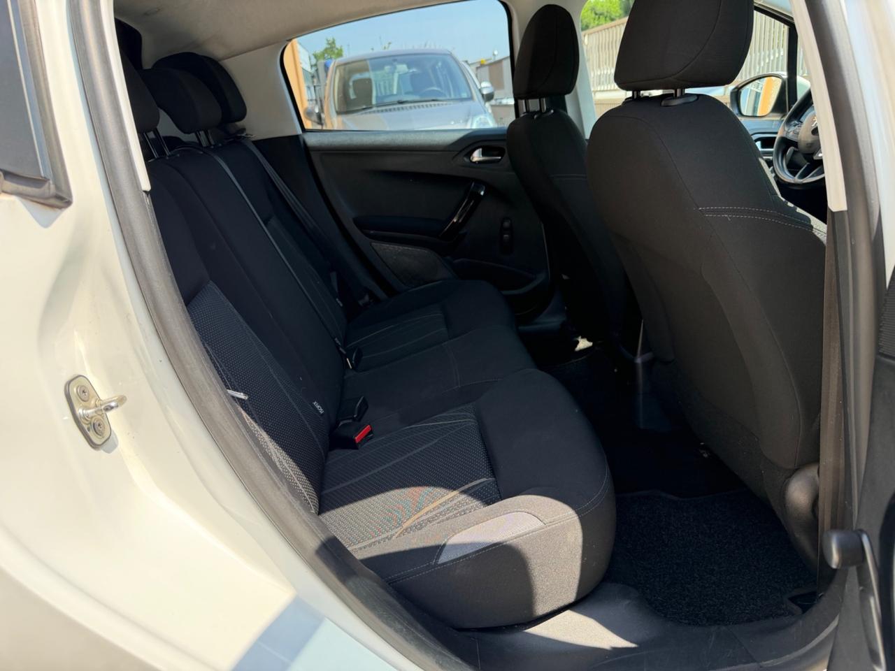 Peugeot 208 1.4 HDi 68 CV 5 porte Access