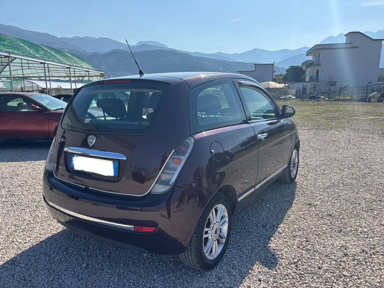 Lancia Ypsilon 1.3 MJT 75 CV Platino