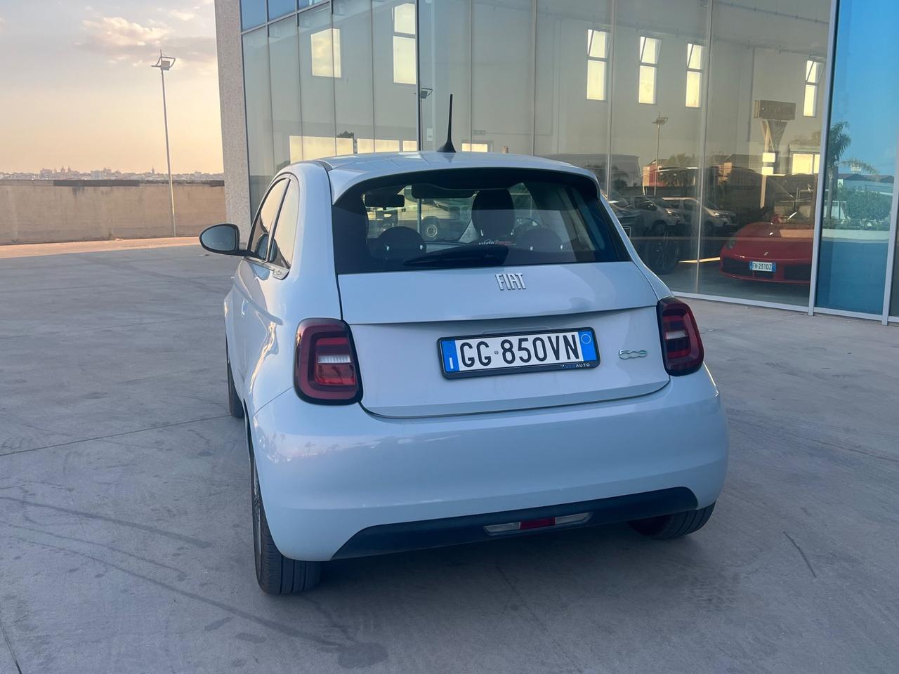 Fiat 500e 42 kWh Icon