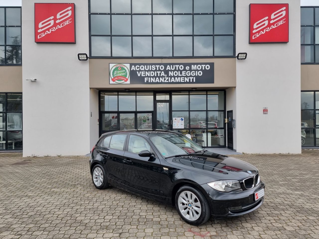 Bmw 116i | 5 porte | PELLE