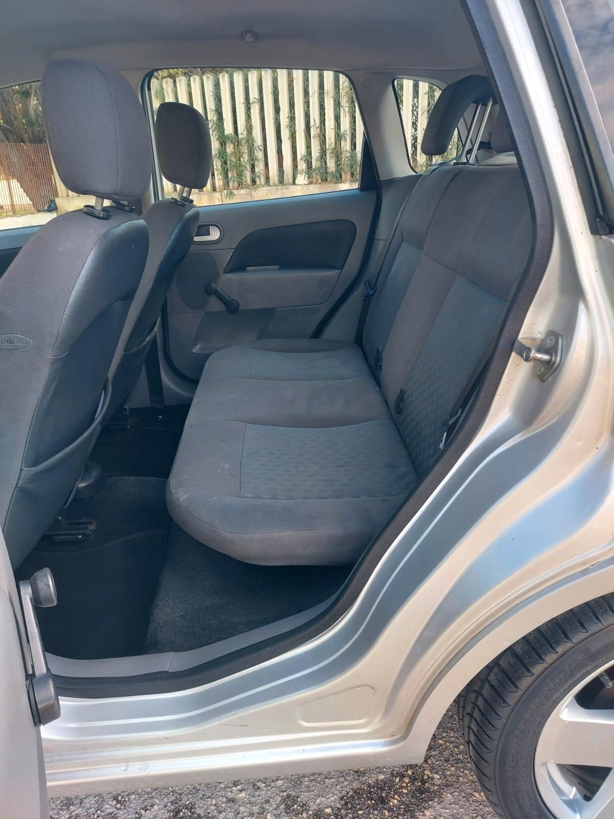 Ford Fiesta 1.4 16V 5p. Ghia