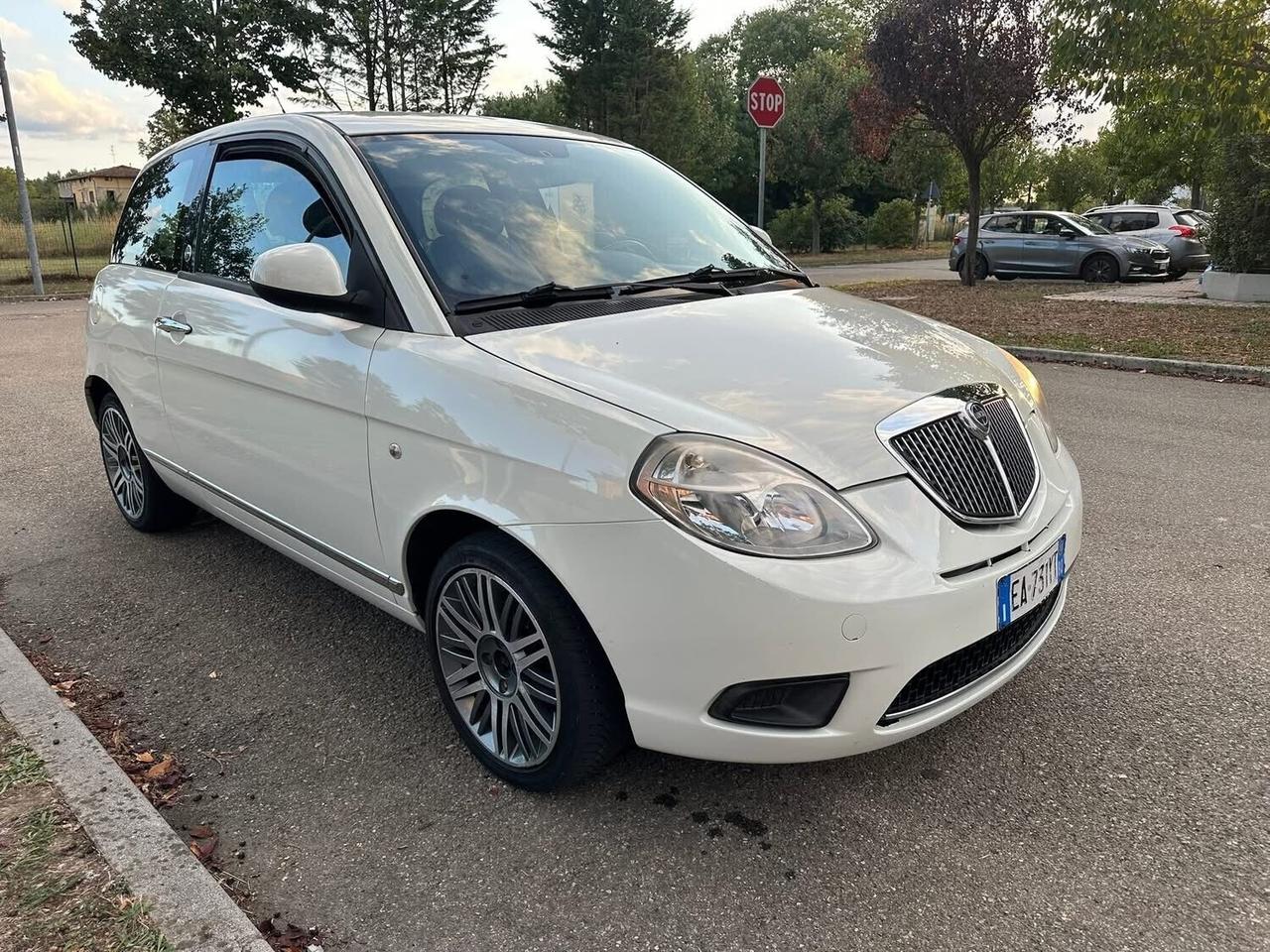 Lancia Ypsilon 1.4 New Oro Ecochic GPL