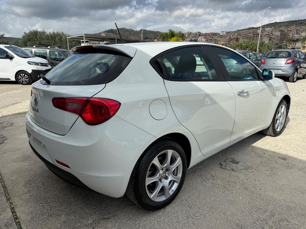 Alfa Romeo Giulietta 1.6 JTDm-2 105 CV Distinctive