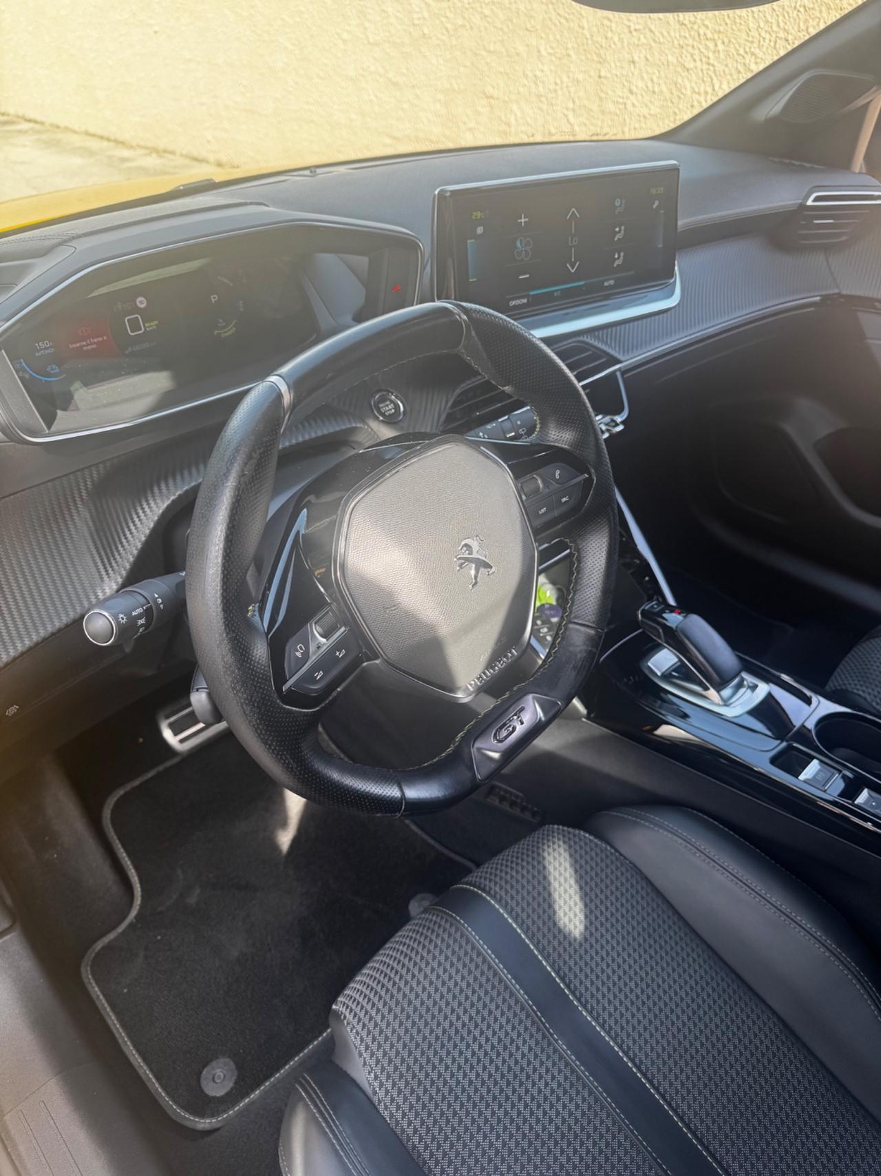 Peugeot 208 motore elettrico 136 CV 5 porte GT Pack