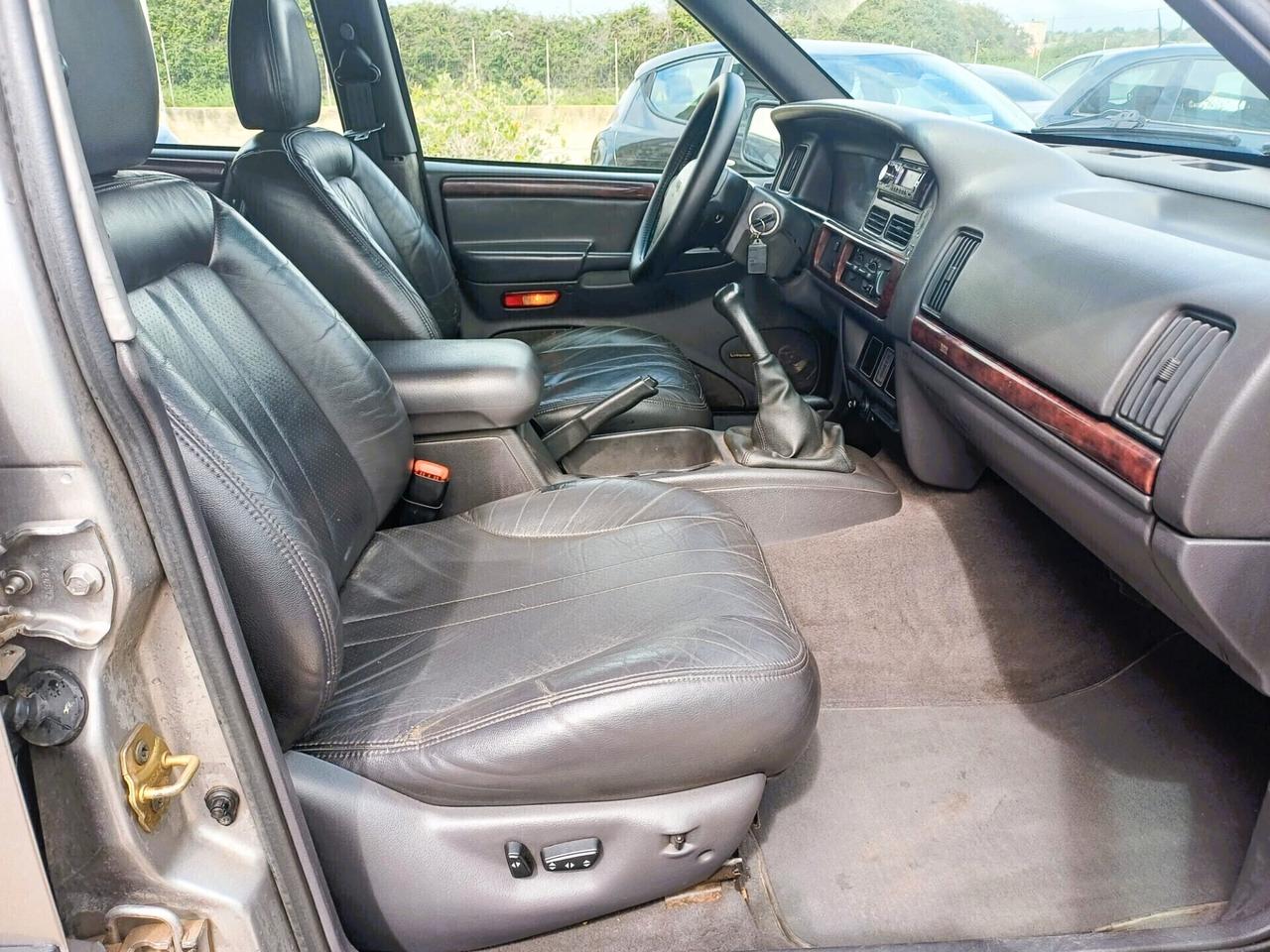 Jeep Cherokee 2.5 TD 5 porte Command-Trac Sport