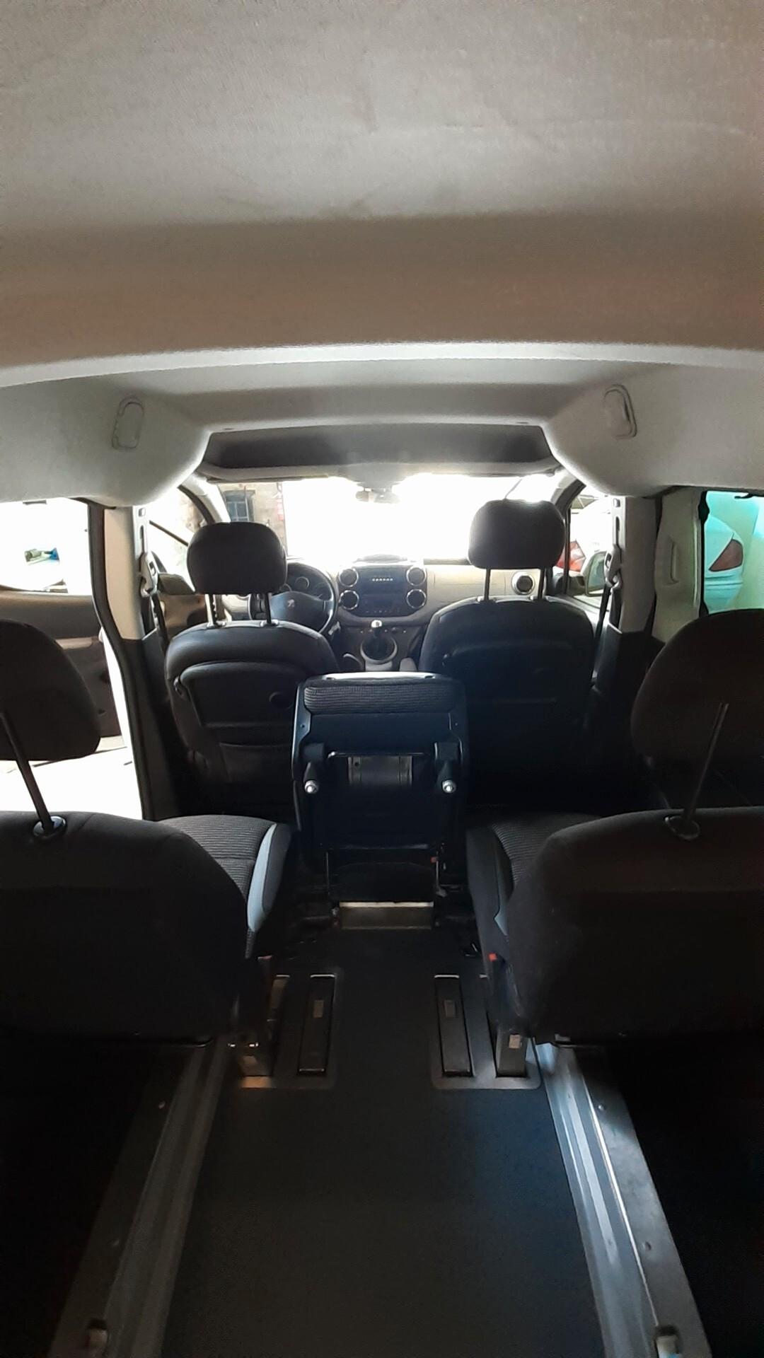 Peugeot Partner trasporto disabili pianale ribassato