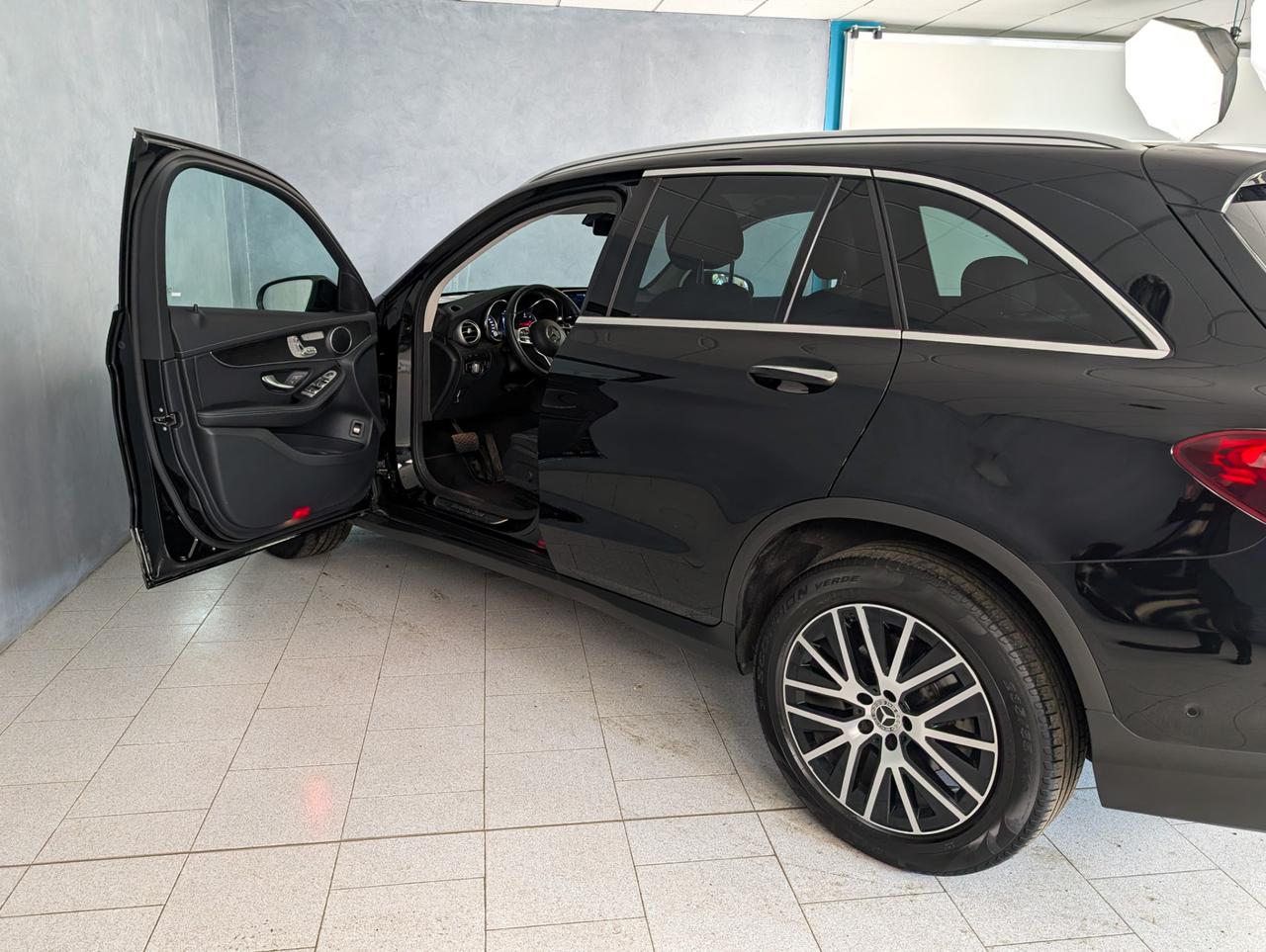 Mercedes-Benz GLC 200 200d 4matic Automatic Premium AMG Line