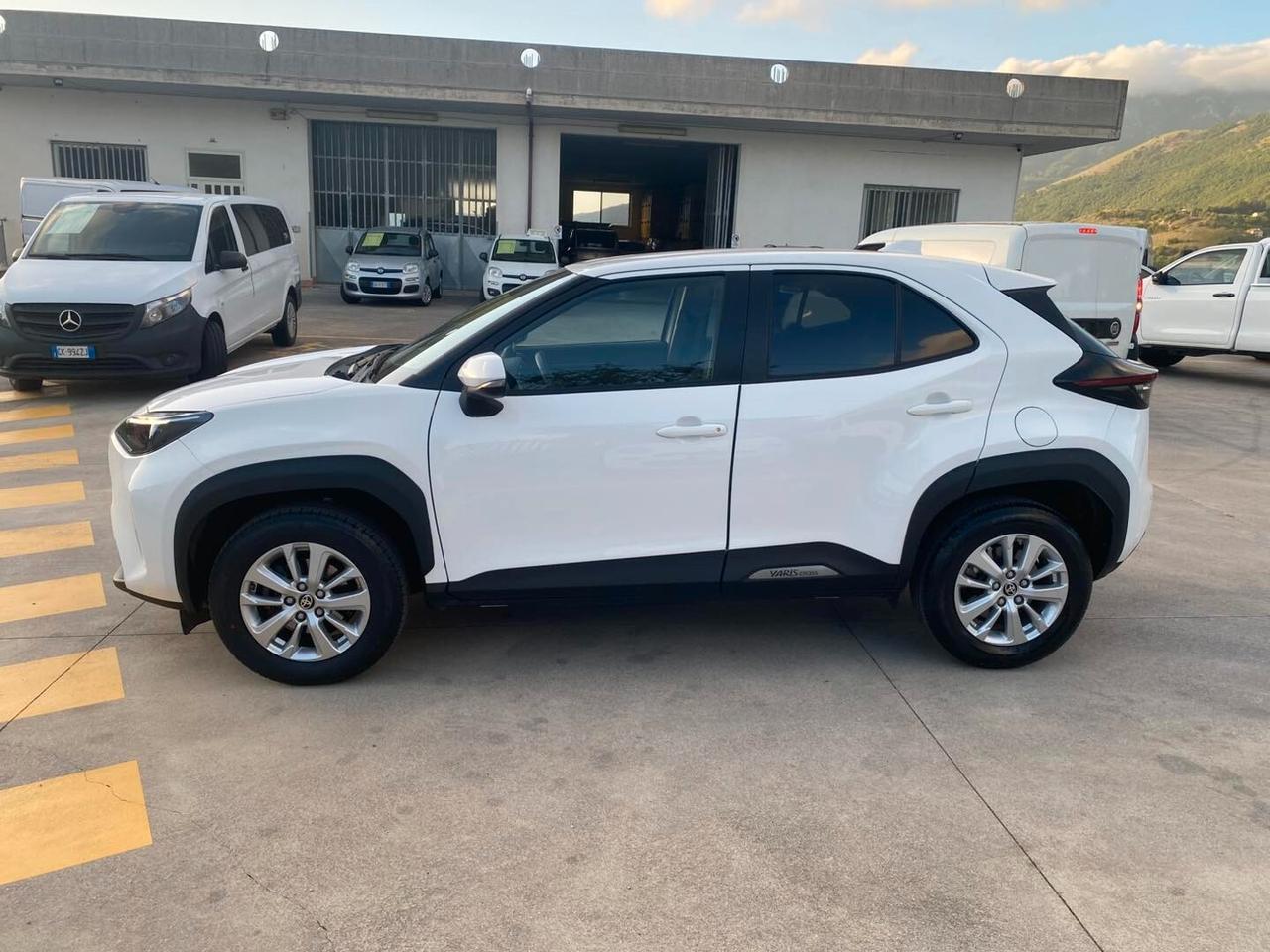Toyota Yaris Cross 1.5 Hybrid (116 CV) E-CVT Business 2023