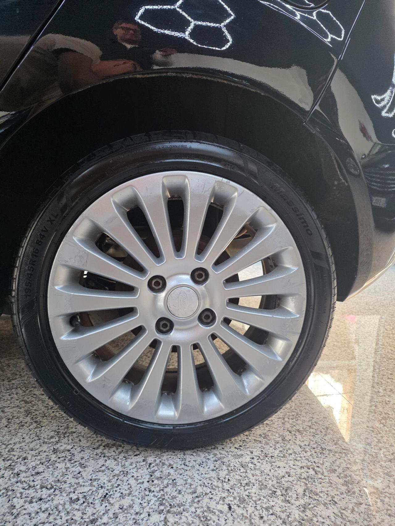 Ford Fiesta 1.4 5 porte Bz.- GPL Titanium