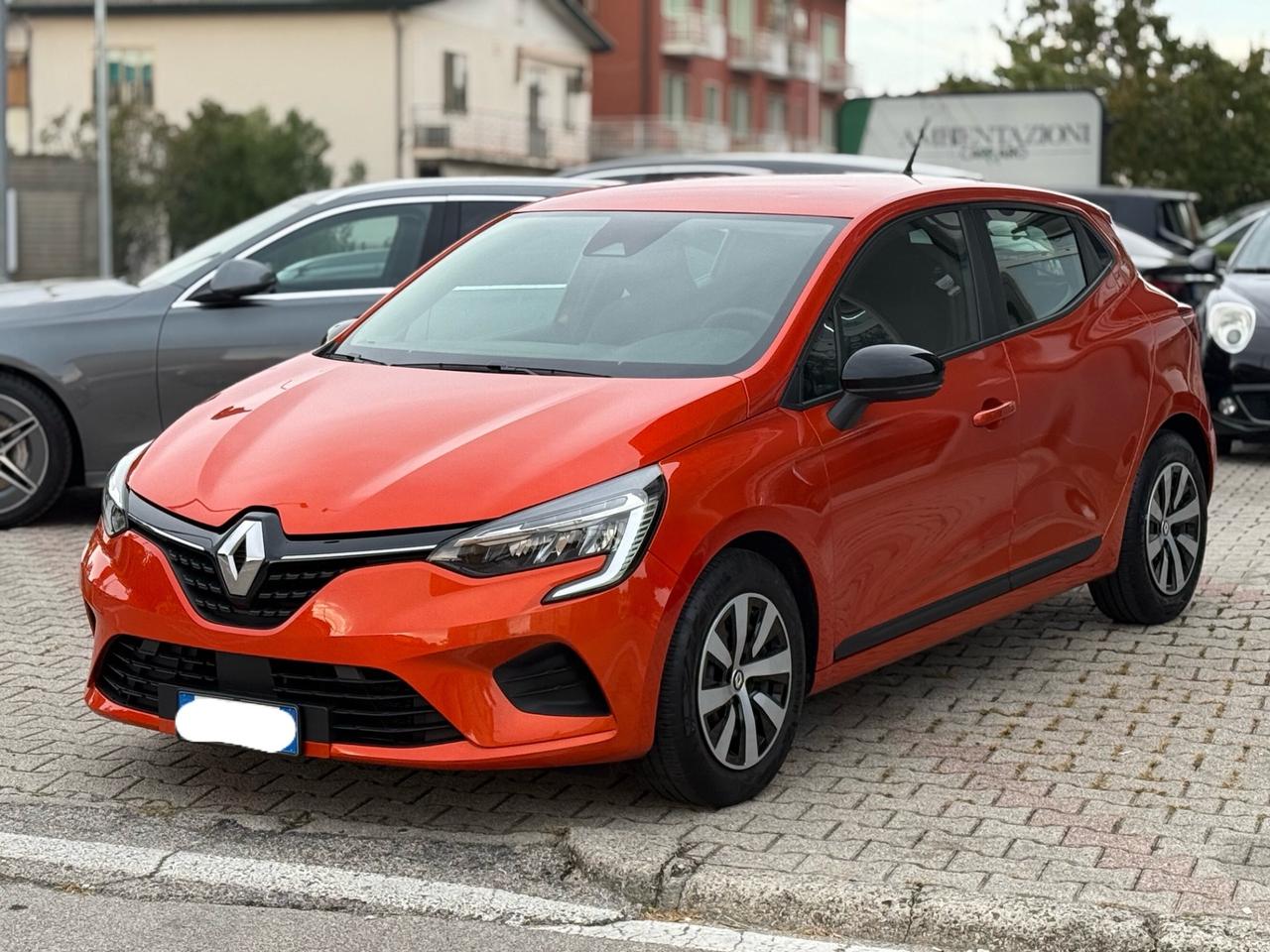 Renault Clio TCe 90 CV 5 porte ok neopatentati