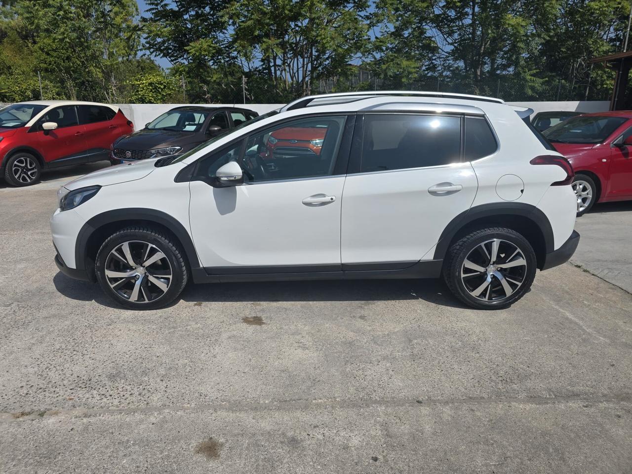 Peugeot 2008 BlueHDi 120 EAT6 S&S Black Matt