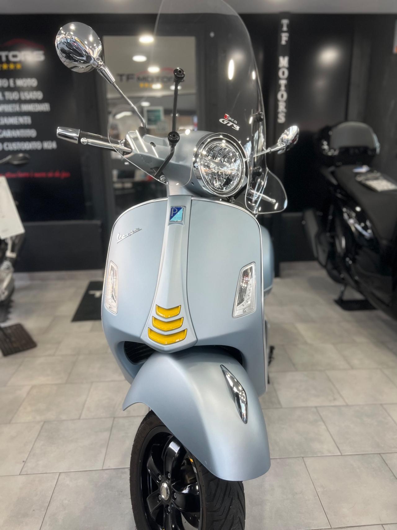 Piaggio Vespa 300 GTS SUPER TECH - 2022