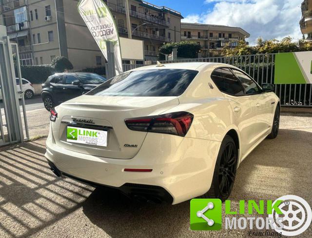 MASERATI Ghibli L4 330 CV MHEV Gransport