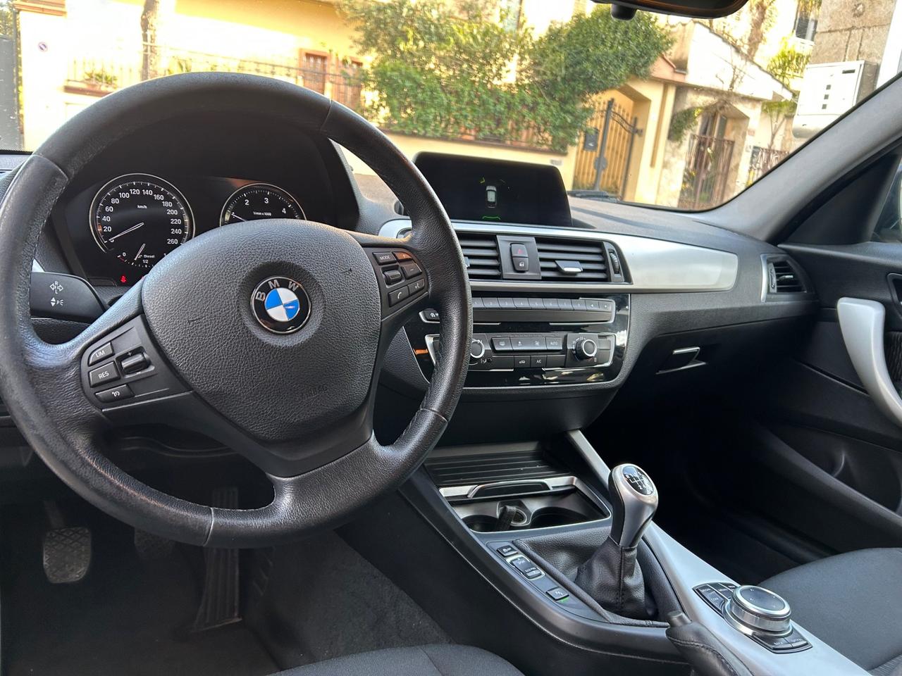Bmw 114 114d 5p. Urban