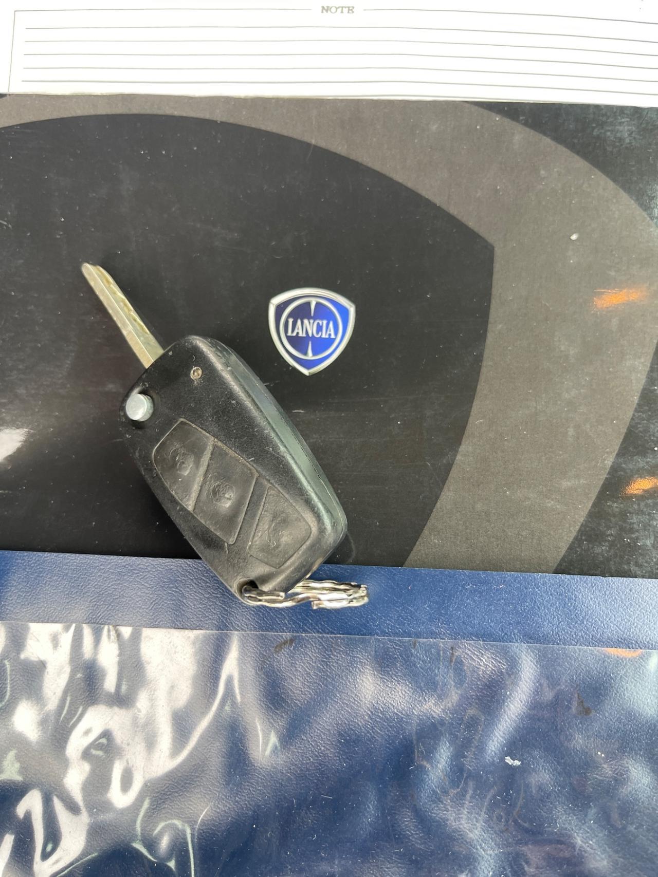 Lancia Ypsilon 1.3 MJT 75 CV Platino