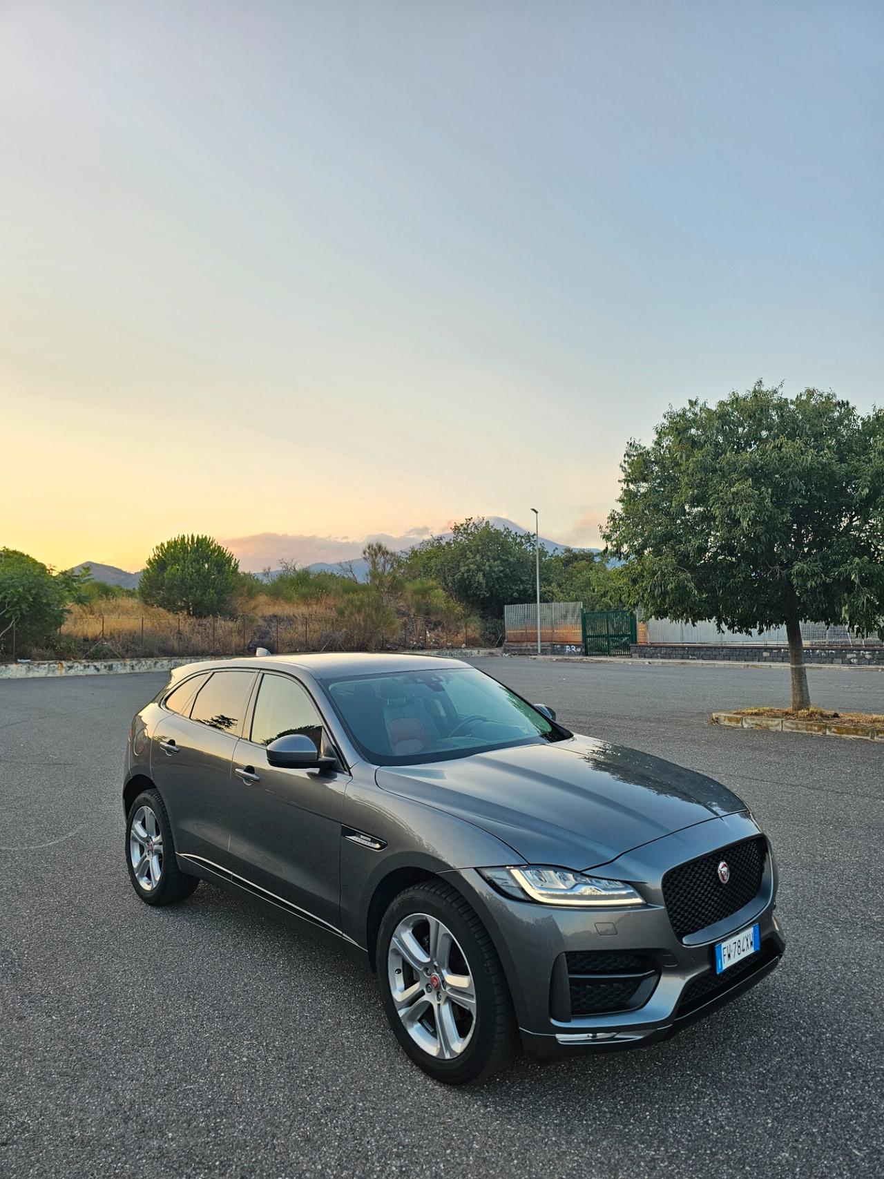 Jaguar F-Pace R-Sport 2.0 D 180 CV AWD automatica