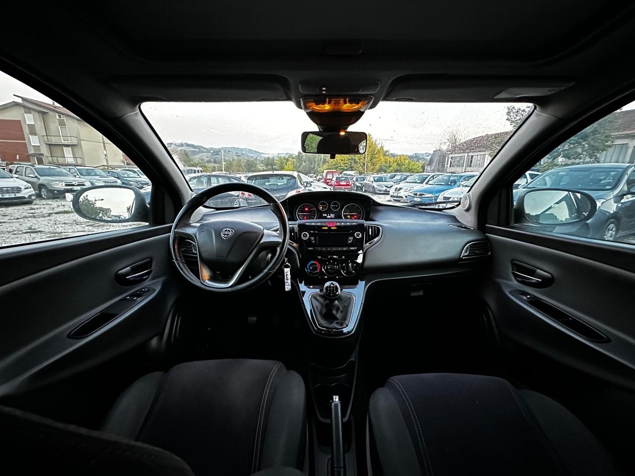 Lancia Ypsilon 1.3 MJT 16V 95 CV 5 porte S&S Silver