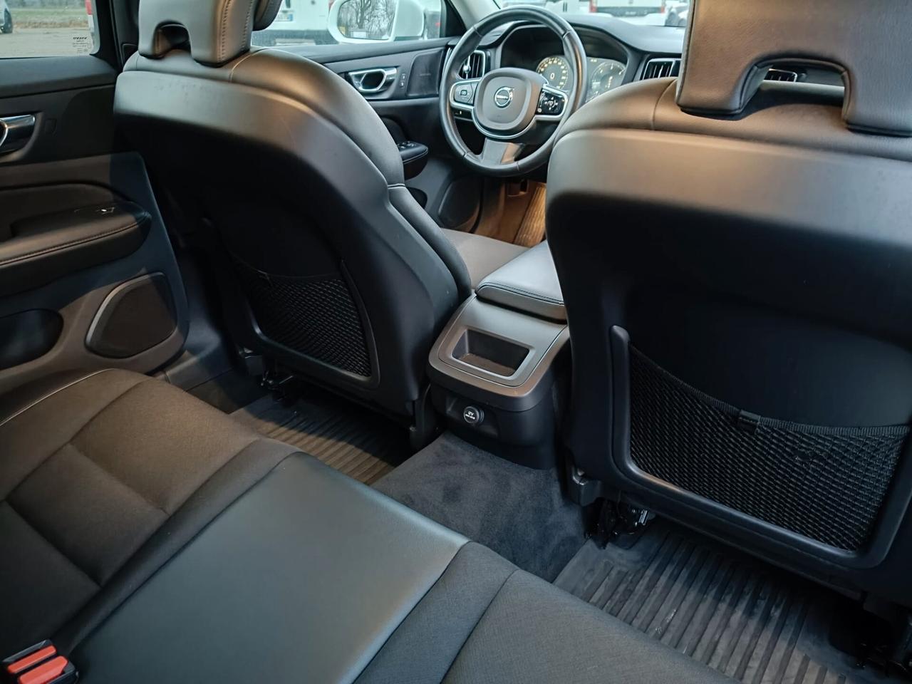 Volvo V60 Cross Country D4 AWD Geartronic Business Plus