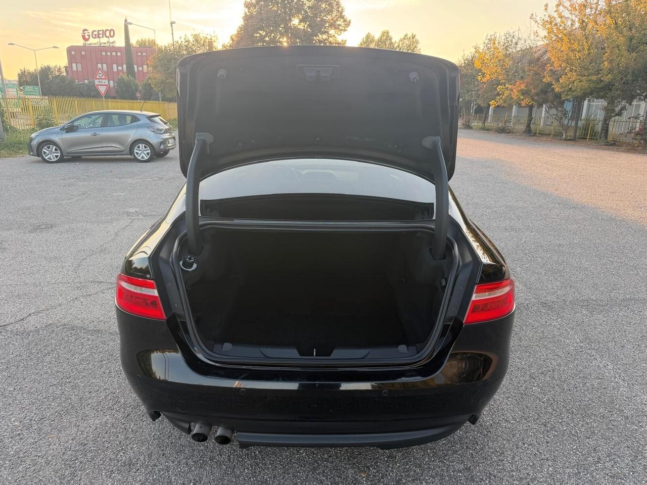 Jaguar XE 2.0 D Turbo 180CV aut. Portfolio