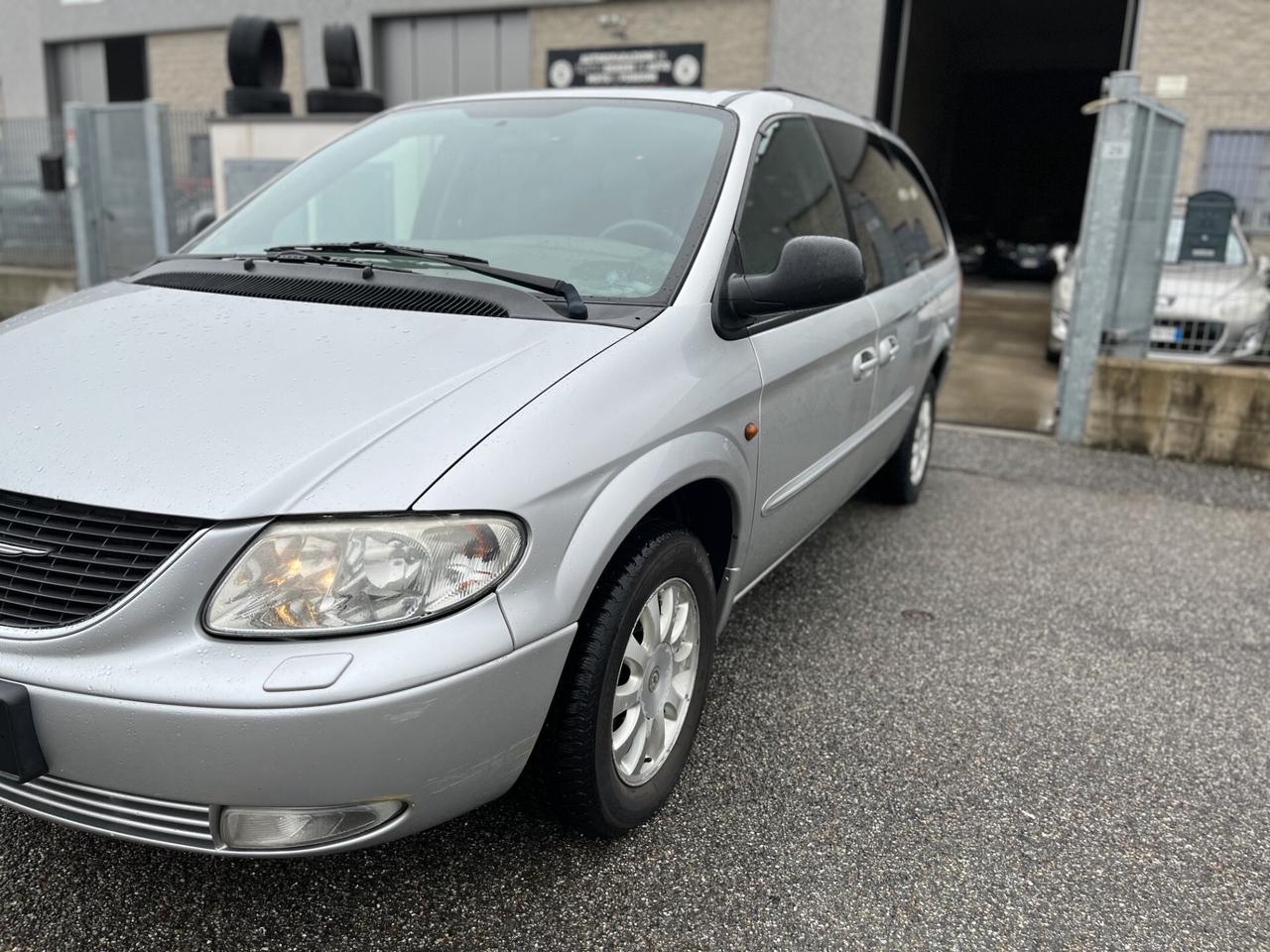 Chrysler Voyager Grand Voyager 2.5 CRD cat Limited 7 POSTI