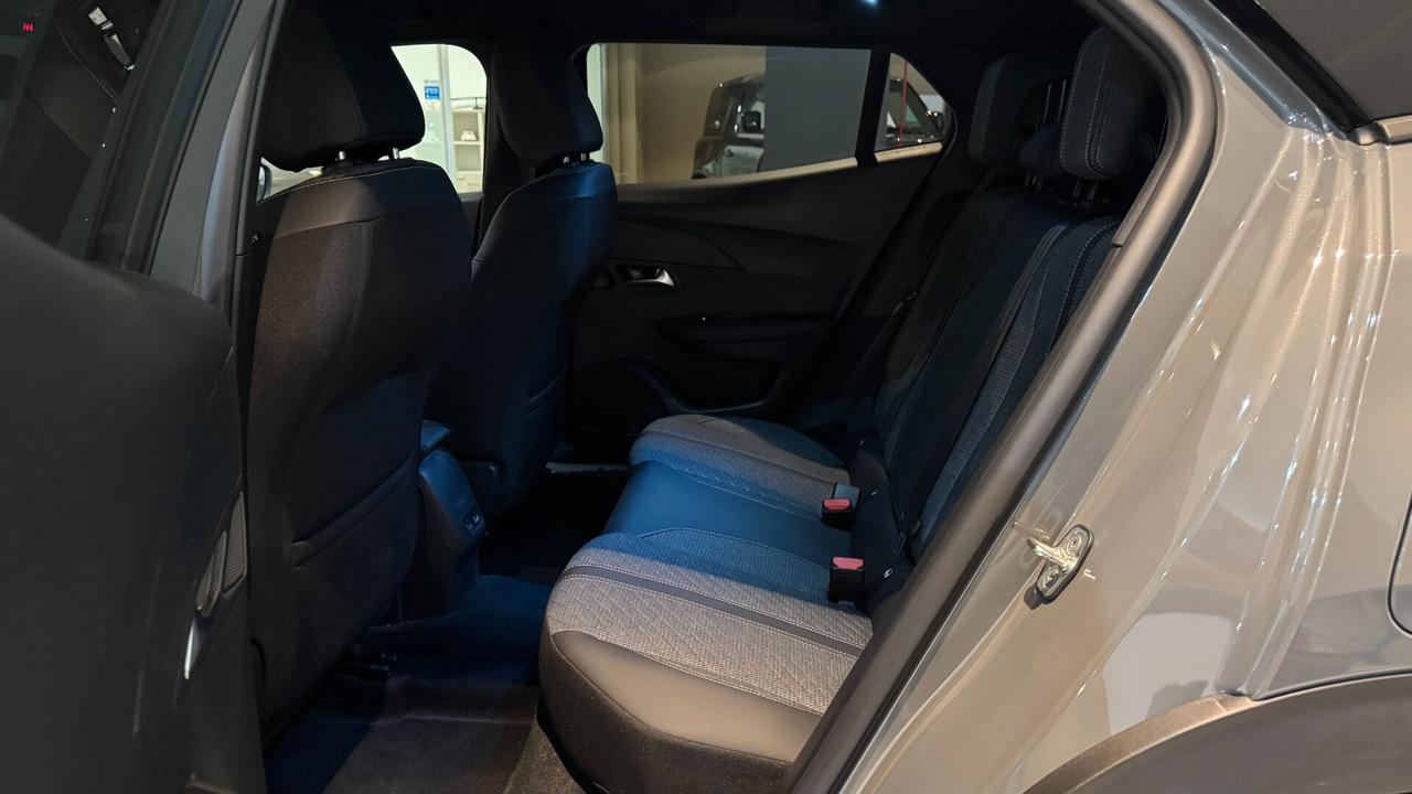 PEUGEOT 2008 1.2 BENZINA 101CV - 2024