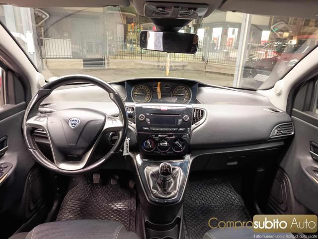 LANCIA Ypsilon 1.2 69 CV 5 porte Gold