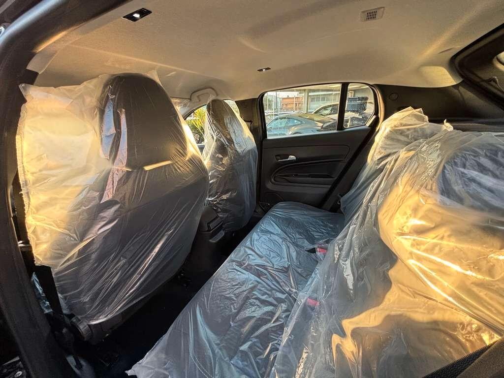 Fiat 600 Hybrid 110 CV DCT MHEV Icon 2025 KM 0 IVA ESPOSTA Tua a soli 209 Euro al mese