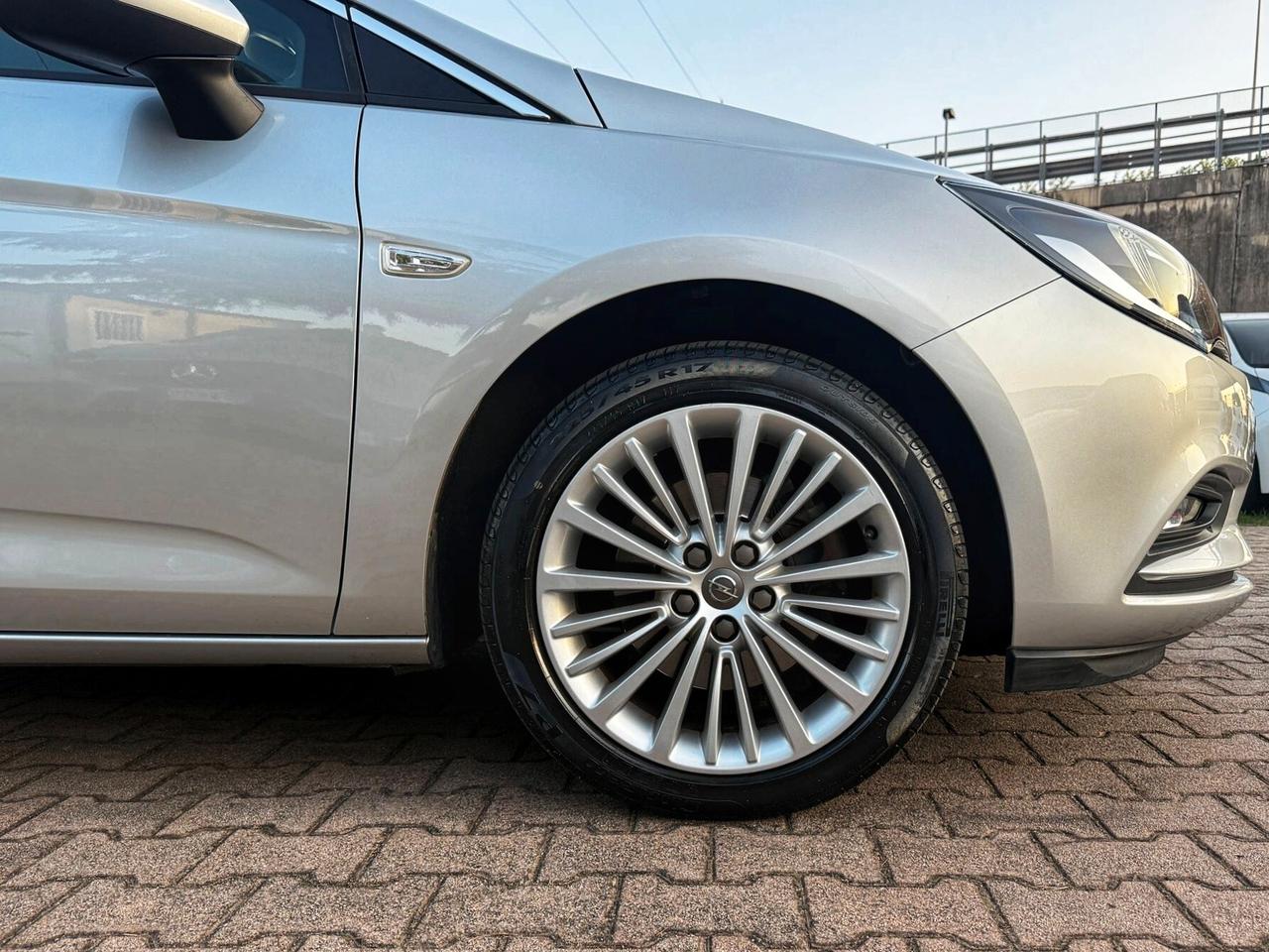 Opel Astra 1.6 CDTi 136CV Sports Tourer AUTOMATICA