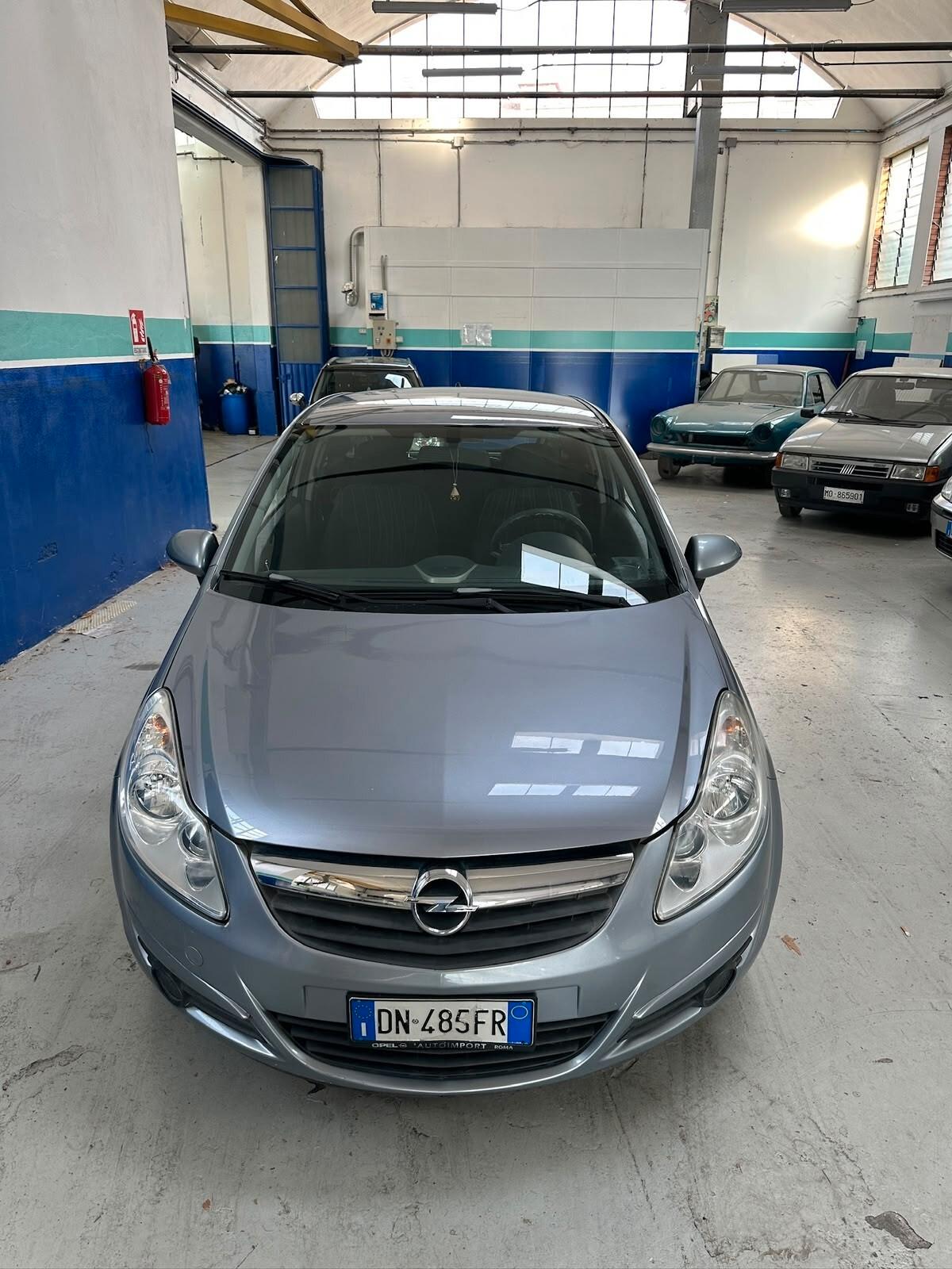 Opel Corsa 1.2 3 porte Club