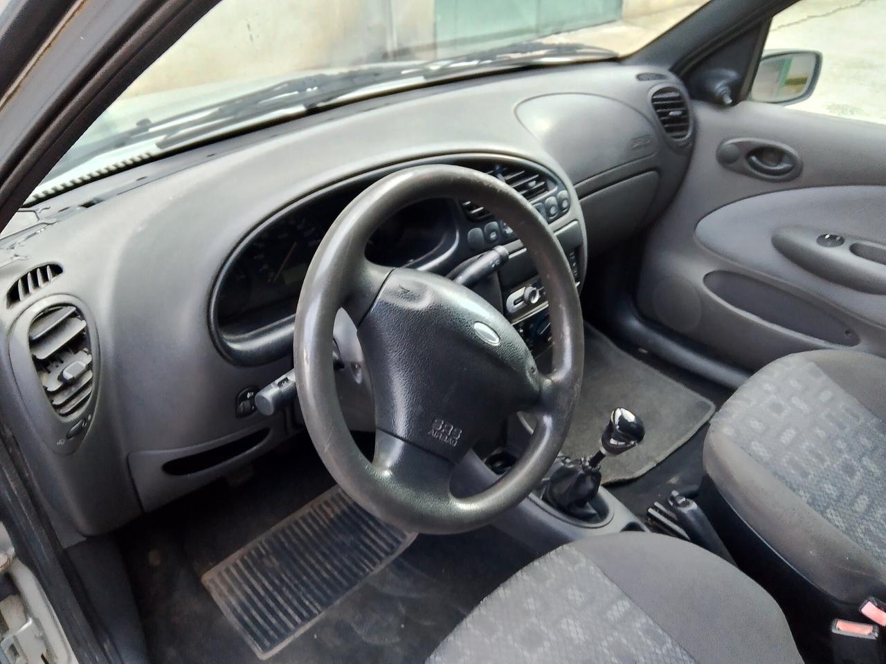 Ford Fiesta 1.4 16V 5p. Zetec