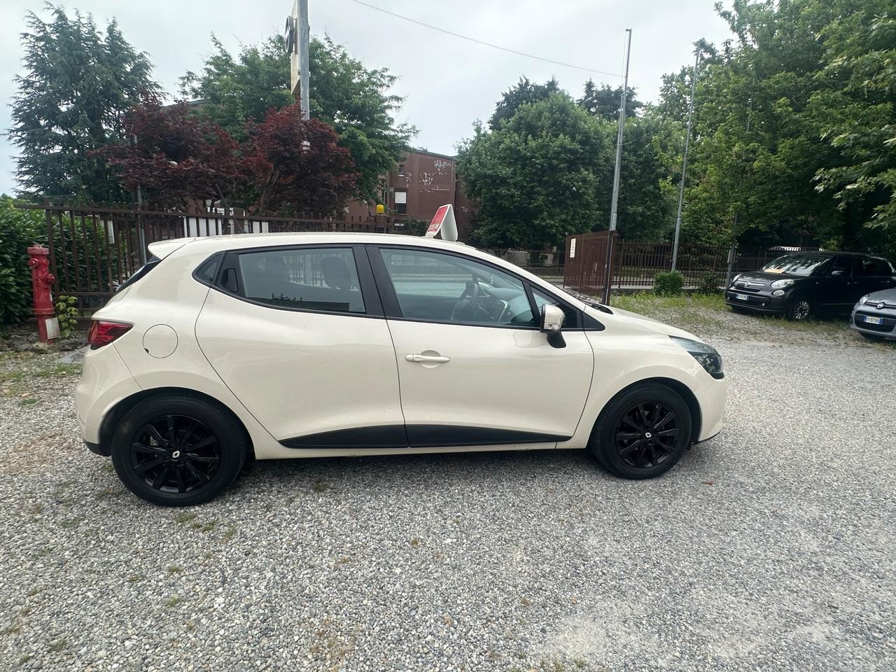 Renault Clio 1.2 75 CV 5 porte Duel