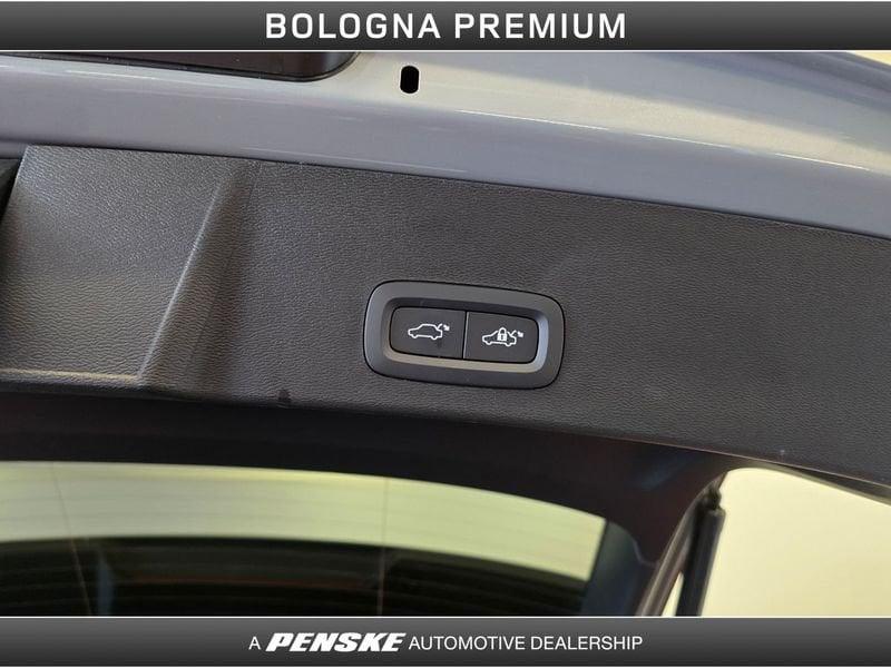 Volvo XC40 B3 automatico Plus Dark