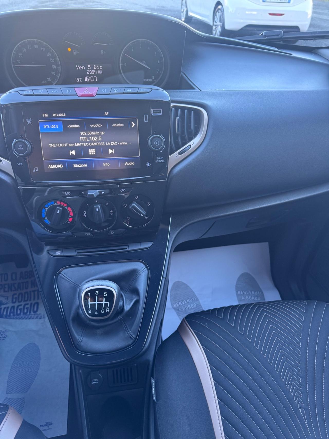 Lancia Ypsilon 1.0 Hybrid Alberta Ferretti