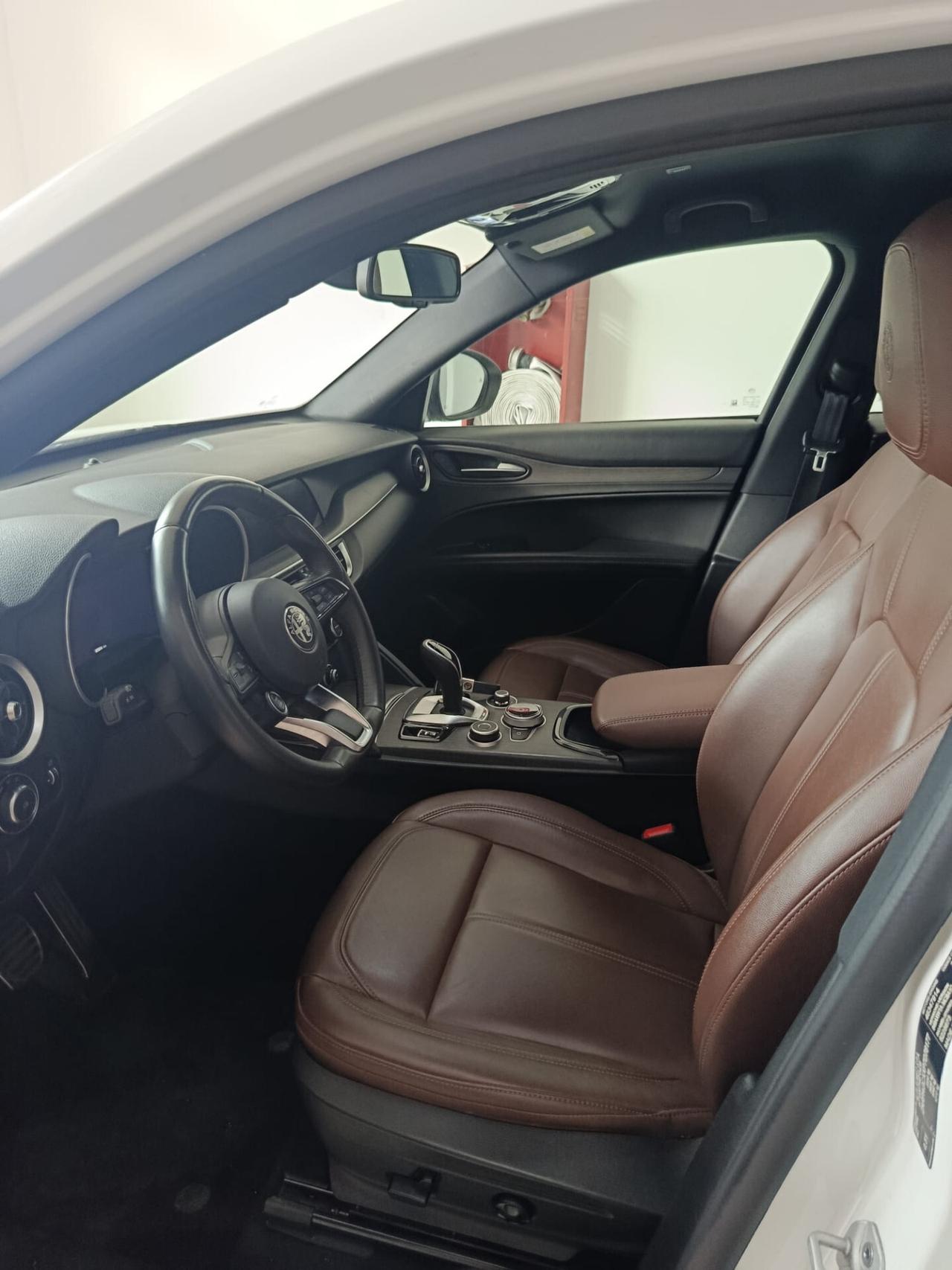 Alfa Romeo Stelvio 2.2 Turbodiesel 160 CV AT8 RWD Ti