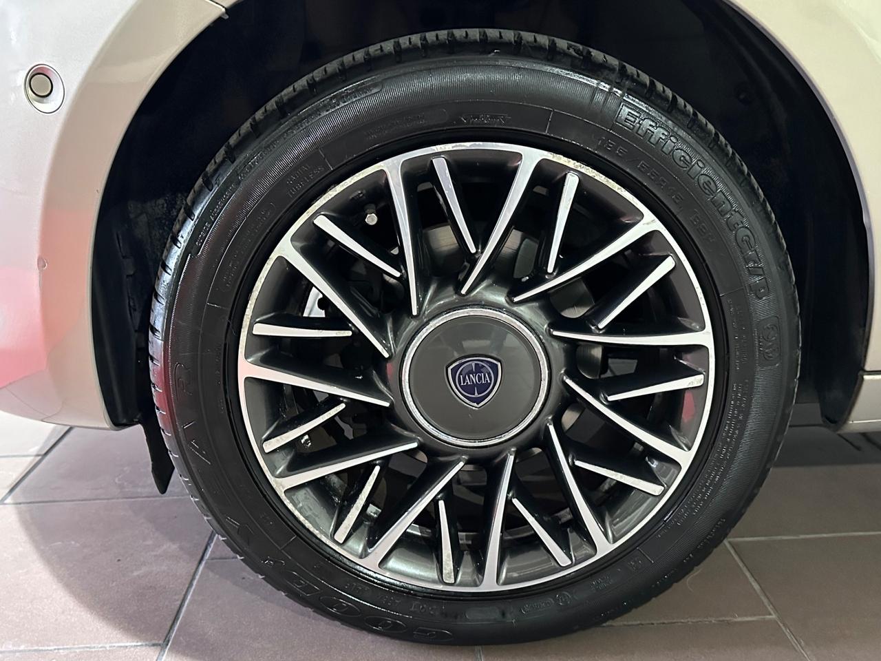 Lancia Ypsilon 1.2 69 CV 5 porte S&S Platinum