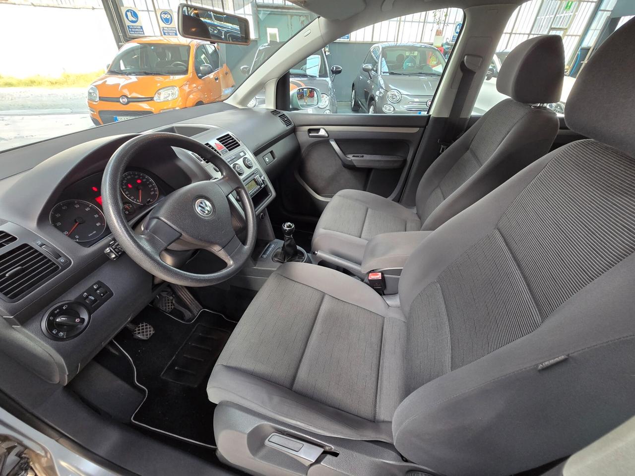 VOLKSWAGEN TOURAN 2.0 ECOFUEL HIGHLINE 7P