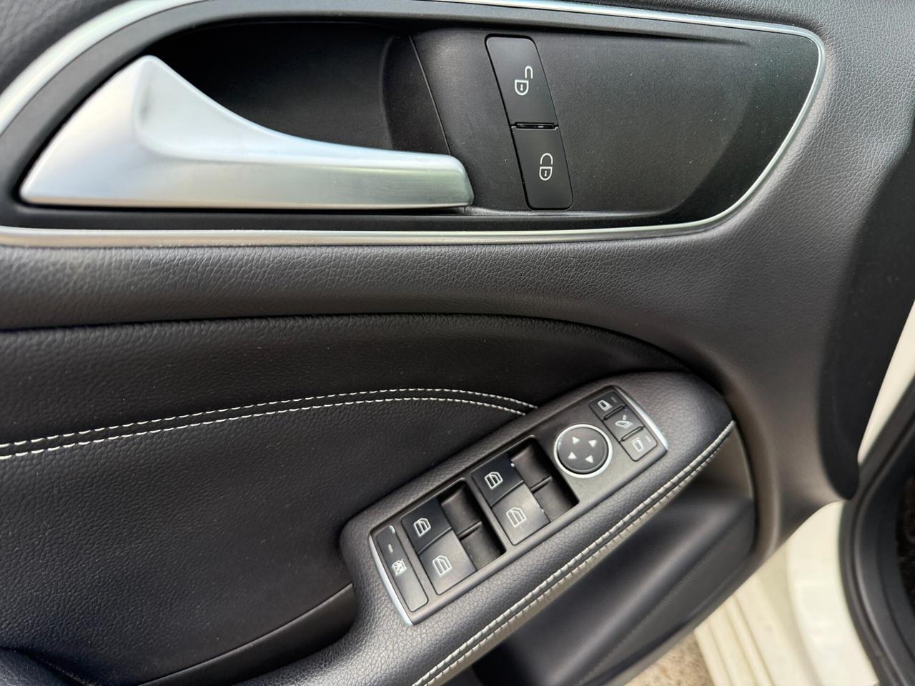 Mercedes-benz B 180 B 180 d Automatic Premium