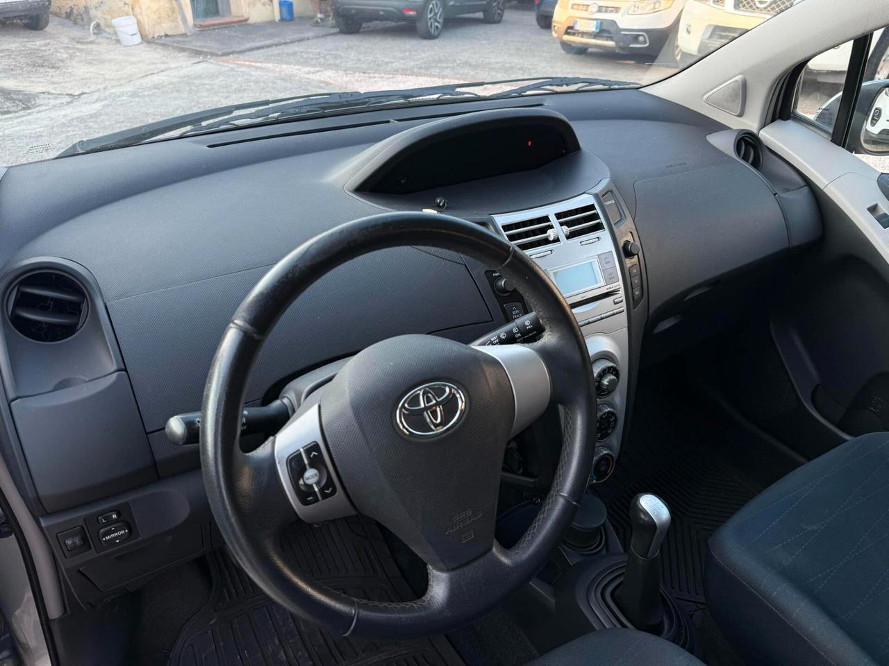 Toyota Yaris 1.0 5 porte Sol