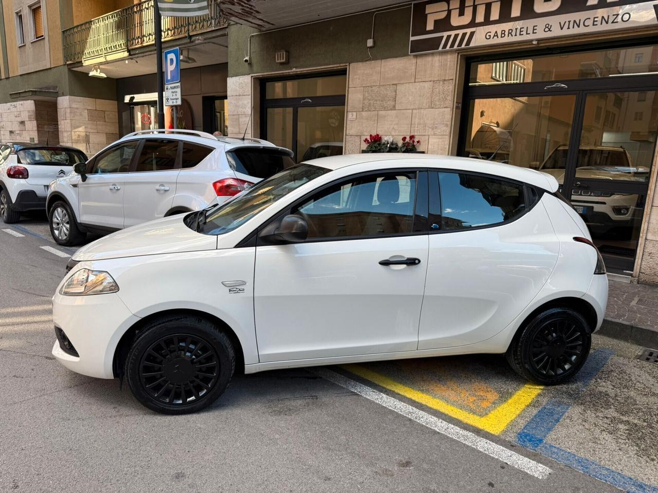 Lancia Ypsilon 1.2 69 CV 5 porte GPL Ecochic Gold