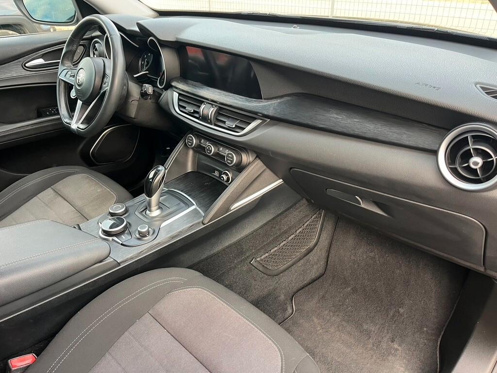 Alfa Romeo Stelvio 2.2 Turbodiesel 210 CV AT8 Q4 Business IVA DETRAIBILE