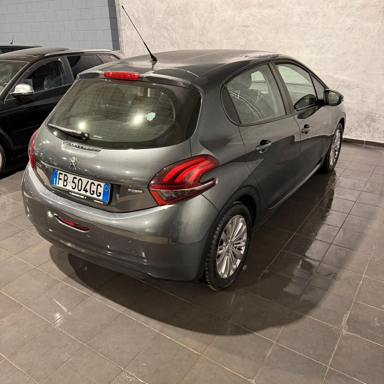 Peugeot 208 1.2 BENZINA NEOPATENTATI EURO 6